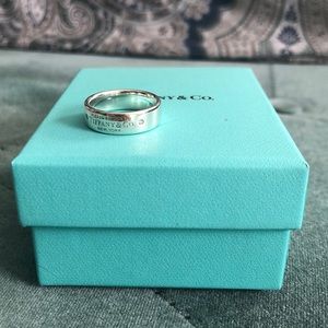 Return to Tiffany band ring with diamonds